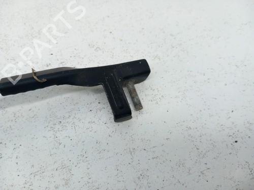 Used Front windshield wiper arm VW GOLF IV (1J1) 1.9 TDI (90 hp) 28768372