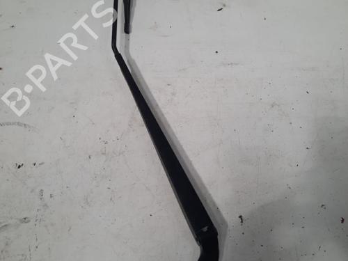 Vindrute viskerarm PEUGEOT 206 Hatchback (2A/C) 1.1 i (60 hp) 28749947