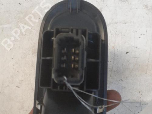 Used Right front window switch RENAULT CLIO III (BR0/1, CR0/1) 1.5 dCi (C/BR0G, C/BR1G) (68 hp) 28761389