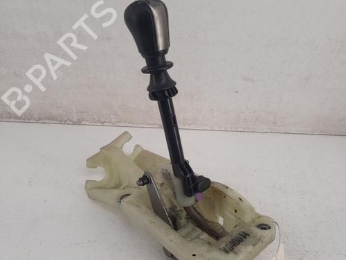 Used Gear lever NISSAN X-TRAIL I (T30) 2.2 Di 4x4 (114 hp) 28773217