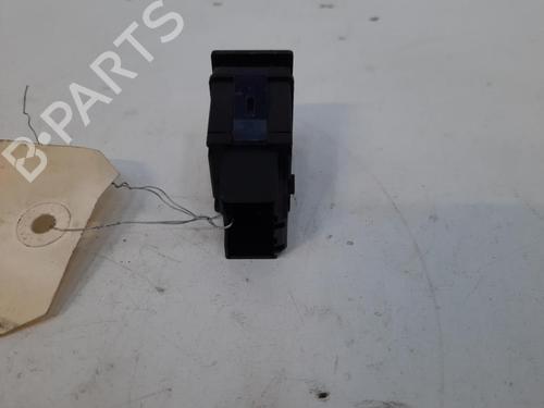 Used Warning switch Warning switch VW POLO IV (9N_, 9A_) 1.2 12V (64 hp) 28758375 28758375