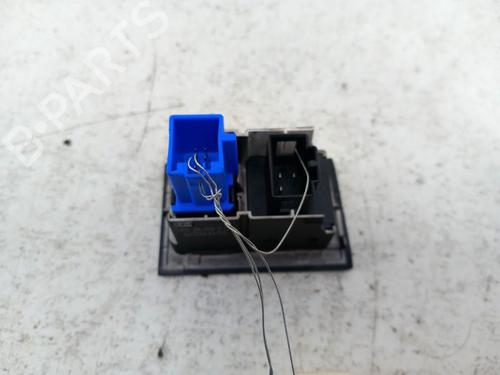 Used Warning switch VW GOLF VII (5G1, BQ1, BE1, BE2) 1.2 TSI (105 hp) 28740877