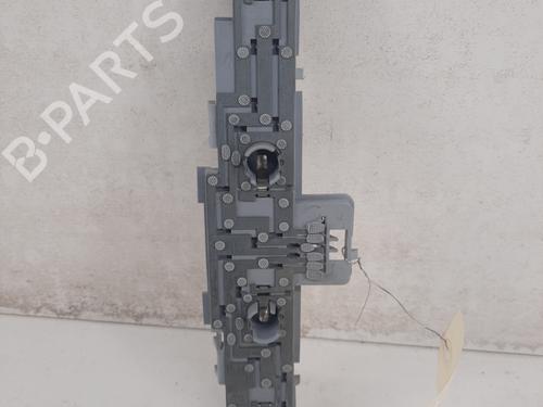 Used Lamp holder OPEL ZAFIRA / ZAFIRA FAMILY B (A05) 1.9 CDTI (M75) (120 hp) 28788451