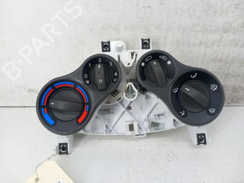 Used Climate control FIAT PANDA (169_) 1.2 (169.AXB11, 169.AXB1A) (60 hp) 28734370