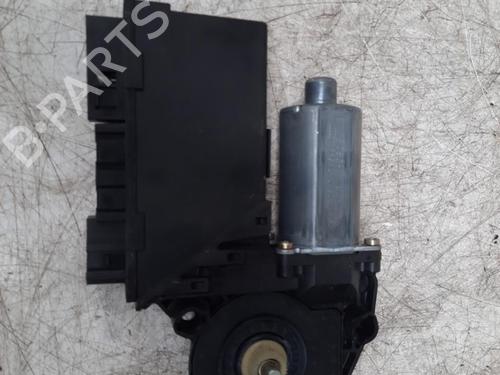 Portierruitmotor rechtsvoor AUDI A4 B6 (8E2) 1.9 TDI (130 hp) 28749450