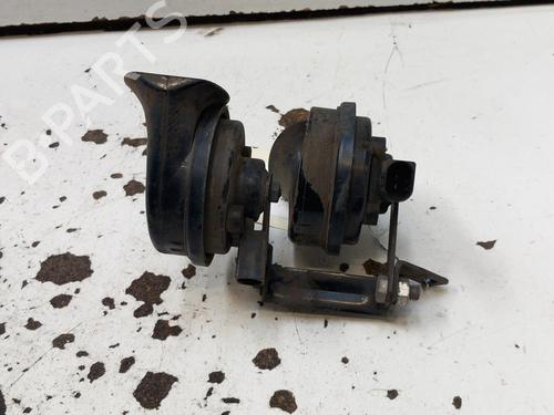 Used Horn VW POLO IV (9N_, 9A_) 1.4 TDI (70 hp) 28773899