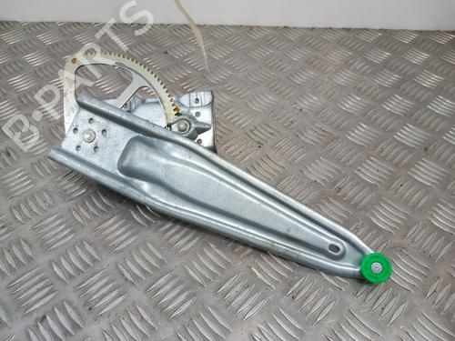 Used Rear right window mechanism Rear right window mechanism TOYOTA YARIS (_P13_) 1.5 Hybrid (NHP130_, NHP130) (101 hp) 28736729 28736729