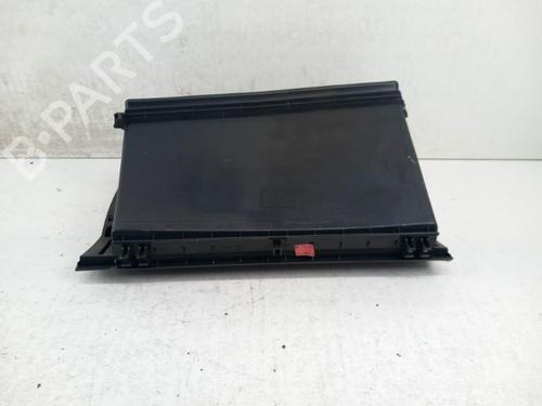 Used Glove box TOYOTA YARIS (_P9_) 1.4 D-4D (NLP90_, NLP90R) (90 hp) 28784224