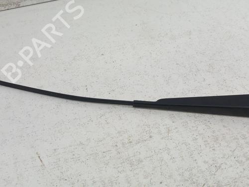 Used Front windshield wiper arm FORD FIESTA III (GFJ) 1.8 D (60 hp) 28788249