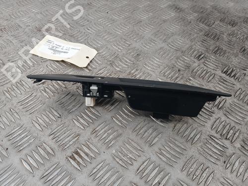 Used Right rear window switch Right rear window switch PEUGEOT 5008 II (MC_, MJ_, MR_, M4_) 1.2 THP (MRHNYH, MRHNYW, MRHNSJ, MRHNSU, MRHNSM) (131 hp) 32230774 32230774
