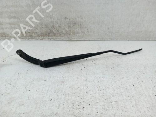 Used Front windshield wiper arm RENAULT CLIO IV Grandtour (KH_) 1.2 16V (73 hp) 28768474