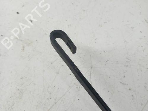 Used Front windshield wiper arm TOYOTA CARINA E VI (_T19_) 2.0 TD (CT190) (83 hp) 28783613