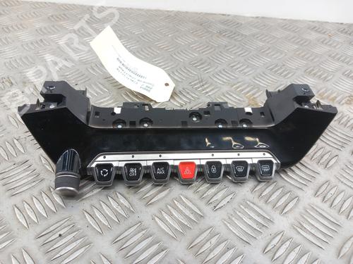 Used Climate control PEUGEOT 208 II (UB_, UP_, UW_, UJ_) e-208 (136 hp) 29844042