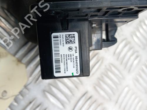 Selector da caixa Selector da caixa PEUGEOT 308 SW III (FC_, FJ_, FR_, F4_, FN_) BlueHDi 130 (FCYHZL, FCYHZT) (131 hp) 30883438 30883438