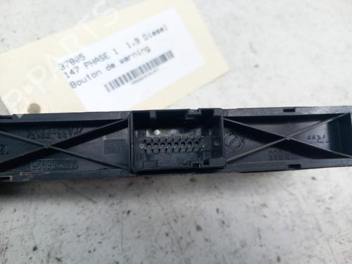 Used Warning switch Warning switch ALFA ROMEO 147 (937_) 1.9 JTD (937.AXD1A, 937.BXD1A, 937.AXV1A, 937.BXB1A,... (115 hp) 28781249 28781249