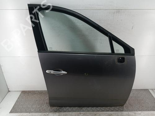 Used Right front door Right front door 30536272 30536272
