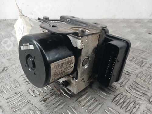 Used ABS pump RENAULT LAGUNA III Grandtour (KT0/1) 2.0 dCi (KT07, KT0J, KT14, KT1A, KT1S) (131 hp) 29956453