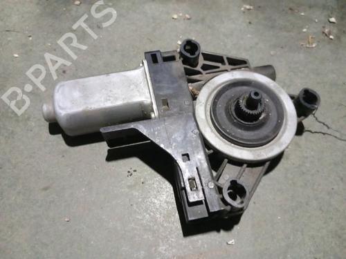 Rudehejsemotor forskærm højre VOLVO V40 Hatchback (525) D3 (150 hp) 28765772