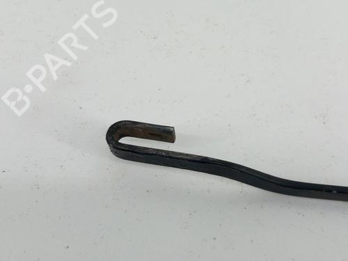 Used Front windshield wiper arm RENAULT CLIO I (B/C57_, 5/357_) 1.2 (5/357Y, 5/357K) (58 hp) 28788791