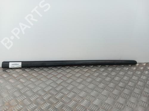 Used Door moulding trim PEUGEOT 107 (PM_, PN_) 1.0 (68 hp) 28745067
