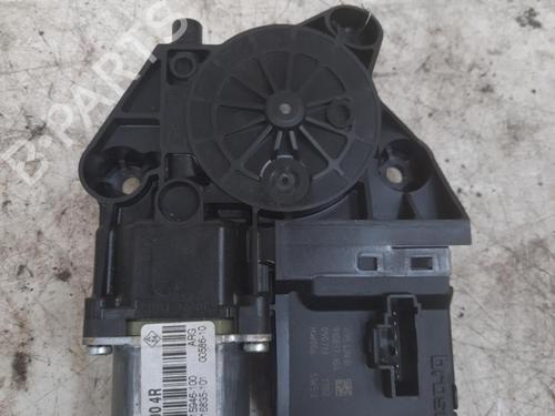 Rudehejsemotor bagstkærm venstre RENAULT GRAND SCÉNIC III (JZ0/1_) 1.9 dCi (JZ0J, JZ0N, JZ1K, JZ1S) (131 hp) 28752576