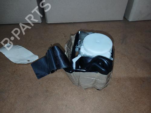 rear-right-seatbelt-citroen-c4-cactus-2014-33850722 main image