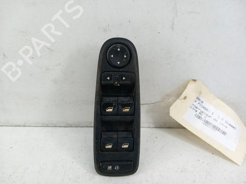 Fensterheberschalter links vorne für CITROËN C4 Picasso I MPV (UD_) 1.6 HDi (109 hp) 28739808