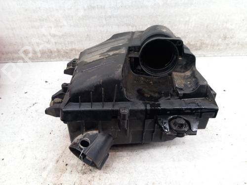 Used Air filter box NISSAN PRIMASTAR Van (X83) 2.0 dCi 115 (114 hp) 28737850