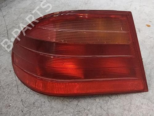 Venstre Baklys MERCEDES-BENZ E-CLASS (W210) E 290 Turbo-D (210.017) (129 hp) 28774226