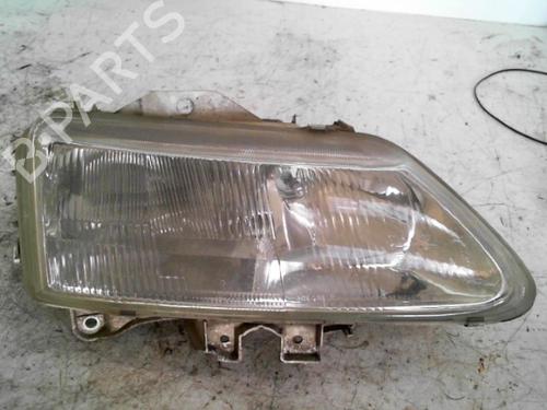 Used Right headlight RENAULT LAGUNA I (B56_, 556_) 2.2 dT (B569) (113 hp) 28765852