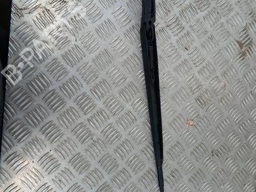front-windshield-wiper-arm-renault-megane-iv-hatchback-b9amn_-2015-34632453 main image