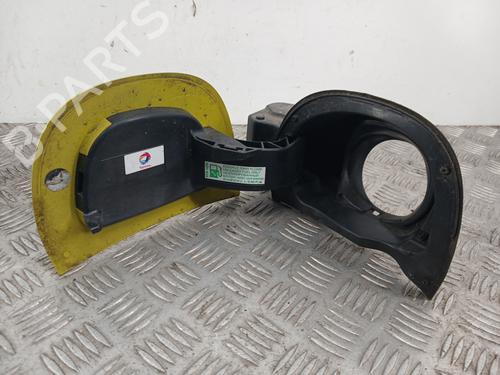fuel-flap-citroen-c4-cactus-2014-32854365 main image