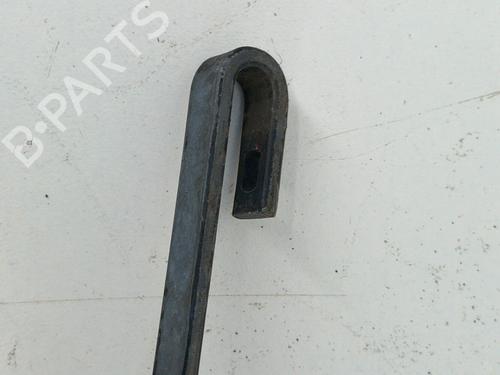 Front windshield wiper arm RENAULT CLIO I (B/C57_, 5/357_) 1.2 (5/357Y, 5/357K) | BP28788420C143 