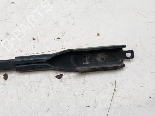 Used Front windshield wiper arm BMW 1 (E87) 118 d (122 hp) 28767072