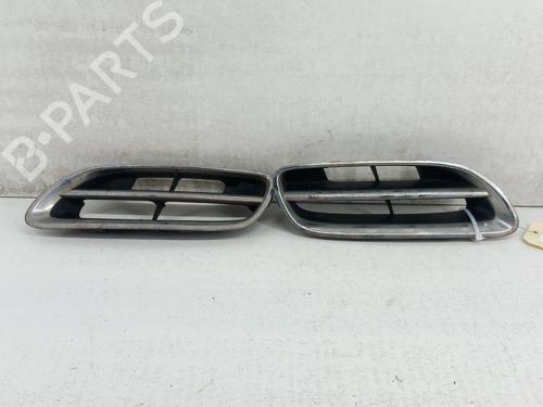 Used Grille NISSAN MICRA II (K11) 1.0 i 16V (K11) (60 hp) 28761509