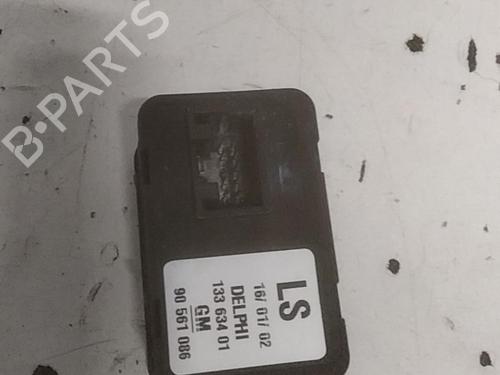 Used Left front window switch OPEL ZAFIRA A MPV (T98) 2.2 DTI 16V (F75) (125 hp) 28758828