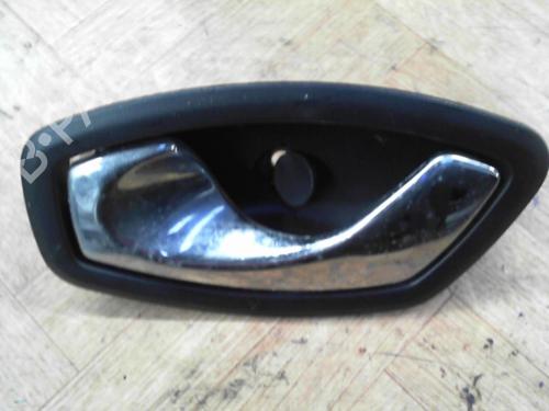 Venstre bak invendig håndtak RENAULT MEGANE III Hatchback (BZ0/1_, B3_) 1.6 dCi (BZ00, BZ12, BZ13) (130 hp) 28765658
