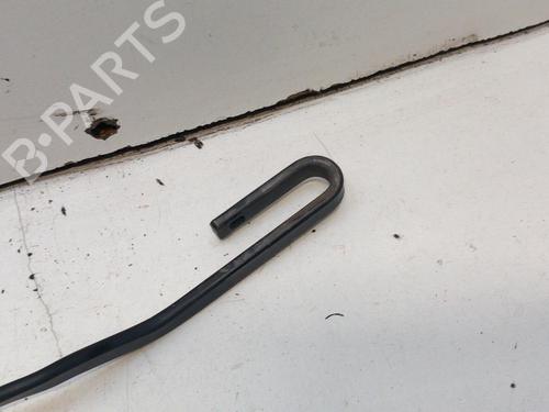 Used Front windshield wiper arm PEUGEOT 307 (3A/C) 1.6 HDi (90 hp) 28756329