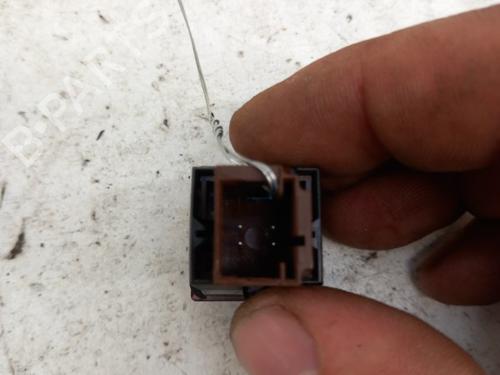 Used Warning switch Warning switch PEUGEOT 207 (WA_, WC_) 1.4 16V (95 hp) 28738398 28738398