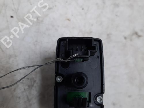 Used Right rear window switch Right rear window switch MERCEDES-BENZ B-CLASS Sports Tourer (W245) B 180 CDI (245.207) (109 hp) 28775592 28775592