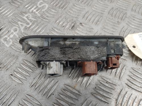 Used Left front window switch Left front window switch RENAULT MEGANE II (BM0/1_, CM0/1_) 1.6 16V (BM0C, CM0C) (113 hp) 31308529 31308529