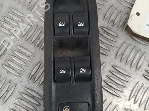 Used Left front window switch RENAULT MEGANE II (BM0/1_, CM0/1_) 1.5 dCi (BM1E, CM1E) (106 hp) 30392331