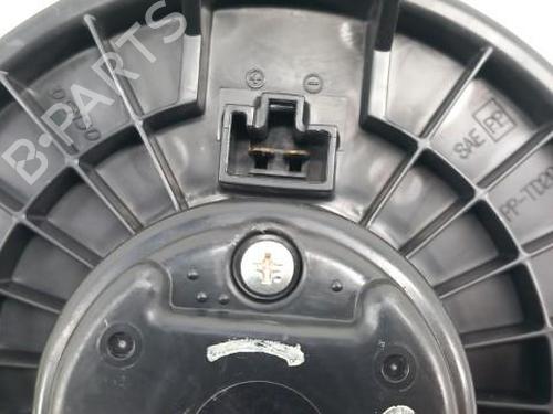 Used Heater blower motor TOYOTA YARIS (_P9_) 1.4 D-4D (NLP90_, NLP90R) (90 hp) 28784233