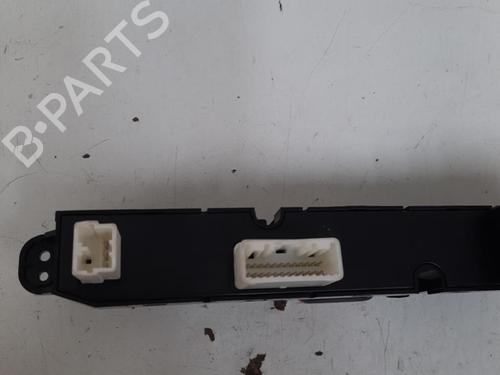 Used Warning switch KIA CEE'D Hatchback (ED) 1.6 CRDi 90 (90 hp) 28741652