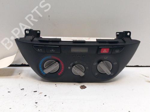 climate-control-toyota-rav-4-ii-_a2_-2000-2001-2002-2003-2004-2005-28767213 main image