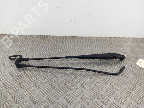 Used Front windshield wiper arm TOYOTA AYGO (_B1_) 1.0 (KGB10_, KGB10R) (68 hp) 29615669