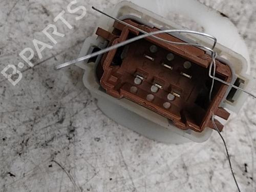 Used Right front window switch RENAULT CLIO III (BR0/1, CR0/1) 1.5 dCi (C/BR0G, C/BR1G) (68 hp) 28752165