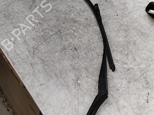 Used Front windshield wiper arm ALFA ROMEO GT (937_) 1.9 JTD (937CXN1B) (150 hp) 28789690