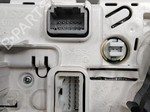 climate-control-renault-clio-iv-bh_-2012-2013-2014-2015-2016-2017-2018-2019-2020-2021-28790870 main image