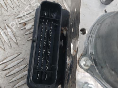 Used ABS pump ABS pump PEUGEOT 5008 II (MC_, MJ_, MR_, M4_) 1.2 THP (MRHNYH, MRHNYW, MRHNSJ, MRHNSU, MRHNSM) (131 hp) 32230773 32230773